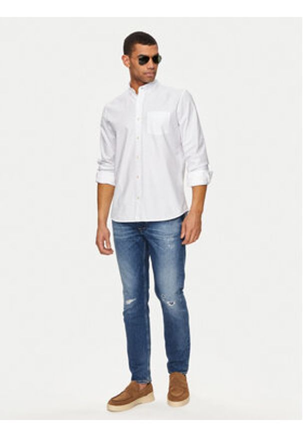 GAP - Gap Koszula 619568-02 Biały Standard Fit. Kolor: biały. Materiał: bawełna
