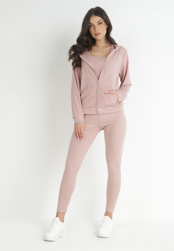 Born2be - Jasnoróżowy Komplet Sportowy 3-częściowy Bluza Legginsy i Top Fika. Kolor: różowy