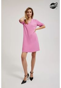MOODO - Sukienka z krótkimi rękawami różowa. Kolor: różowy. Długość rękawa: krótki rękaw