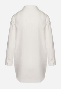 Born2be - Biała Bawełniana Koszula Klasyczna z Kieszeniami Sasana. Kolor: biały. Materiał: bawełna. Styl: klasyczny #2