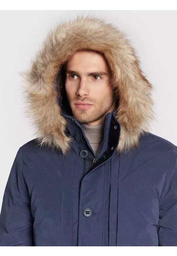 Wrangler - WRANGLER PARKA JACKET MĘSKA KURTKA ZIMOWA NAVY W4E6X7114 112320173. Materiał: materiał, poliamid, syntetyk, sztruks, poliester, włókno, jeans, futro, polar. Wzór: aplikacja, napisy. Sezon: zima. Styl: elegancki
