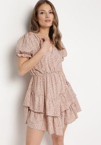 Born2be - Jasnobrązowa Sukienka z Gumką w Talii z Kopertowym Dekoltem Ianveia. Kolor: brązowy. Typ sukienki: kopertowe #1
