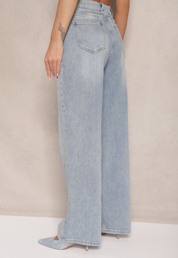 Renee - Niebieskie Jeansy z Bawełną Ozdobione Cyrkoniami Bitoria. Okazja: na co dzień. Stan: podwyższony. Kolor: niebieski. Wzór: aplikacja. Styl: casual, elegancki