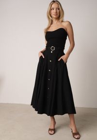 Born2be - Czarna Spódnica Rozkloszowana z Bawełną i Paskiem oraz Kieszniami Jorlea. Okazja: na co dzień. Kolor: czarny. Materiał: bawełna. Sezon: lato. Styl: casual, elegancki, boho, klasyczny #1
