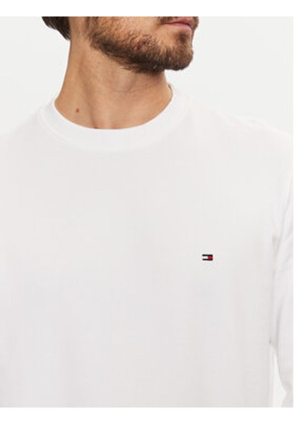 TOMMY HILFIGER - Tommy Hilfiger Bluza Essential MW0MW37237 Biały Regular Fit. Kolor: biały. Materiał: bawełna