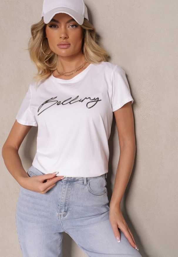 Renee - Biały T-shirt z Bawełny z Napisem Zelreti. Okazja: na co dzień, na spacer. Kolor: biały. Materiał: bawełna. Wzór: napisy. Styl: klasyczny, casual, elegancki