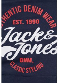 Jack & Jones Bluza męska kolor granatowy z kapturem z nadrukiem. Okazja: na co dzień. Typ kołnierza: kaptur. Kolor: niebieski. Wzór: nadruk. Styl: casual