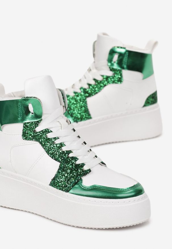 Born2be - Biało-Zielone Sneakersy na Grubej Płaskiej Podeszwie z Cholewką za Kostkę Ozdobione Brokatem i Metalicznymi Wstawkami Byreli. Wysokość cholewki: za kostkę. Kolor: biały. Szerokość cholewki: normalna. Wzór: aplikacja