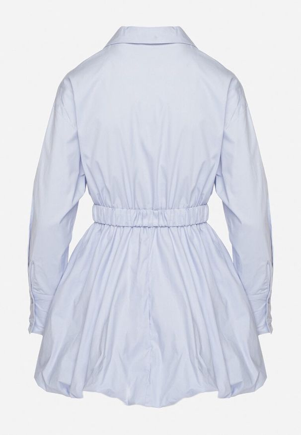 Born2be - Niebieska Sukienka Koszulowa Ozdobiona Paskiem Alarinea. Okazja: na co dzień, do pracy, na spotkanie biznesowe. Kolor: niebieski. Materiał: poliester. Wzór: aplikacja. Typ sukienki: koszulowe. Styl: biznesowy, casual, elegancki