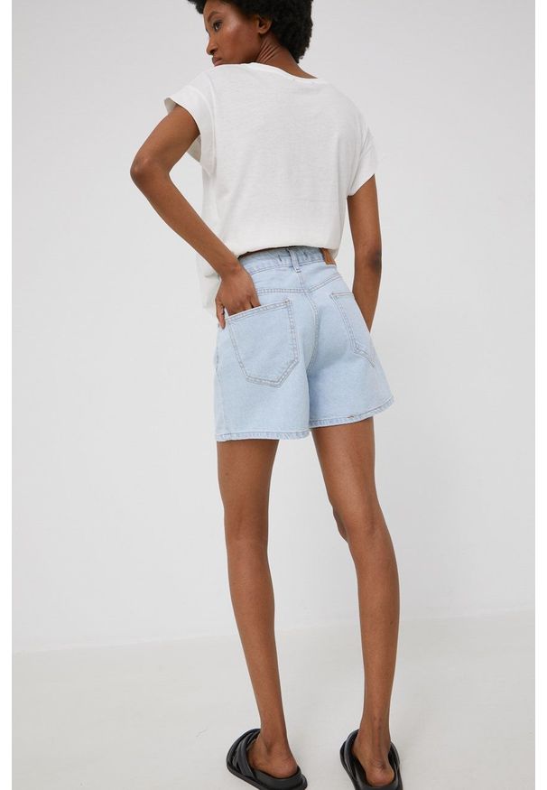 Answear Lab szorty jeansowe damskie gładkie high waist. Okazja: na co dzień. Stan: podwyższony. Kolor: niebieski. Materiał: jeans. Wzór: gładki. Styl: wakacyjny
