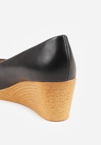 Born2be - Czarne Czółenka Vices na Plecionym Koturnie ze Skórzaną Wkładką Terivannes. Okazja: do pracy, na co dzień. Kolor: czarny. Materiał: skóra. Obcas: na koturnie. Styl: casual #7