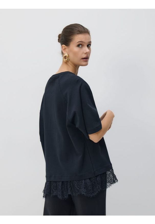 Reserved - T-shirt z koronką - czarny. Kolor: czarny. Materiał: koronka. Wzór: koronka