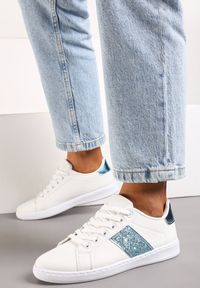 Renee - Biało-Niebieskie Sneakersy Sznurowane Ozdobione Brokatem Vistasta. Nosek buta: okrągły. Zapięcie: sznurówki. Kolor: biały. Materiał: materiał. Wzór: aplikacja. Obcas: na obcasie. Wysokość obcasa: niski #4