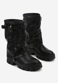 Born2be - Czarne Botki Biker z Wywiniętą Cholewką i Paskiem z Klamerką Versana. Okazja: na co dzień. Zapięcie: pasek. Kolor: czarny. Materiał: jeans, koronka, skóra. Szerokość cholewki: normalna. Wzór: koronka. Styl: casual #6