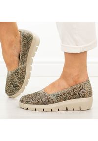 Beżowe multi ażurowe skórzane półbuty damskie Filippo Dp7694/26. Okazja: na co dzień. Kolor: beżowy. Materiał: skóra. Szerokość cholewki: normalna. Wzór: ażurowy. Sezon: wiosna, lato. Styl: casual #1