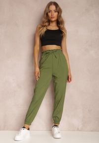 Renee - Zielone Spodnie Asoon. Kolor: zielony. Materiał: materiał, tkanina. Długość: krótkie. Wzór: gładki. Styl: sportowy, elegancki