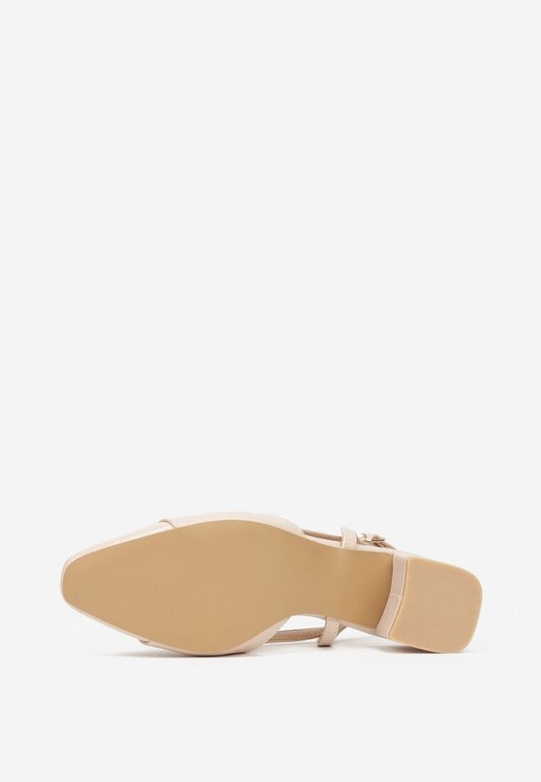 Born2be - Beżowe Eleganckie Sandały na Klockowym Obcasie z Lakierowanym Noskiem Brizthine. Okazja: na co dzień, do pracy, na spotkanie biznesowe. Zapięcie: pasek. Kolor: beżowy. Materiał: lakier. Obcas: na obcasie. Styl: elegancki. Wysokość obcasa: średni