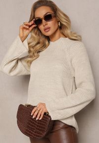 Renee - Beżowy Dzianinowy Golf z Rozszerzanymi Rękawami z Rozcięciem Vucta. Typ kołnierza: golf. Kolor: beżowy. Materiał: dzianina #5