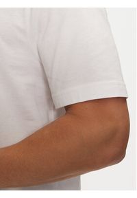 TOMMY HILFIGER - Tommy Hilfiger T-Shirt MW0MW36499 Biały Regular Fit. Kolor: biały. Materiał: bawełna #4