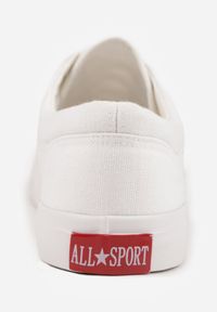 Born2be - Wiązane Białe Tenisówki Trampki pod Kostkę z Ozdobnym Paskiem Wiolana. Okazja: na co dzień, na spacer. Zapięcie: pasek. Kolor: biały. Materiał: jeans. Styl: sportowy, casual #3