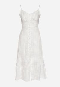 Born2be - Biała Sukienka Rozkloszowana na Ramiączkach z Guzikami z Wiskozą Efrinelle. Okazja: na co dzień. Typ kołnierza: dekolt w kształcie V. Kolor: biały. Materiał: wiskoza. Długość rękawa: na ramiączkach. Typ sukienki: rozkloszowane. Styl: casual, elegancki #4