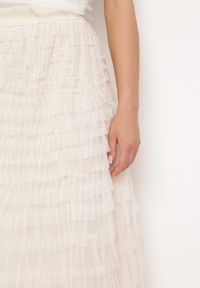 Born2be - Jasnobeżowa Rozkloszowana Spódnica Maxi z Falbankami z Tiulu Davena. Kolor: beżowy. Materiał: tiul. Wzór: aplikacja #4