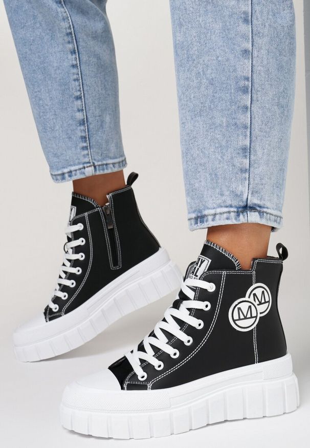 Born2be - Czarno-Białe Trampki Omphope. Zapięcie: zamek. Kolor: czarny. Materiał: guma, jeans. Szerokość cholewki: normalna. Wzór: aplikacja. Styl: elegancki