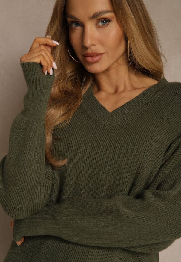 Renee - Ciemnozielony Sweter z Dodatkiem Kaszmiru i Trójkątnym Dekoltem Silefera. Okazja: na co dzień. Kolor: zielony. Materiał: kaszmir. Styl: casual, elegancki