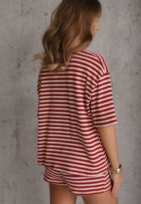 Renee - Beżowo-Czerwony Komplet Casualowy z Bawełny Oversize T-shirt i Szorty w Paski Stylizowany na Szydełkowany Pherra. Kolor: beżowy. Materiał: bawełna. Wzór: paski #7