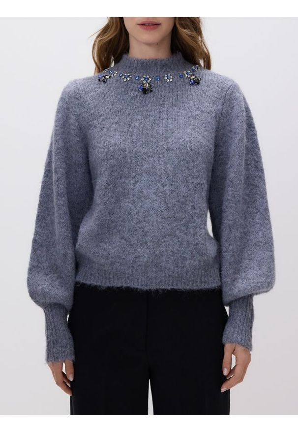 Reserved - Sweter z biżuteryjną aplikacją - granatowy. Kolor: niebieski. Materiał: dzianina, wełna. Wzór: aplikacja