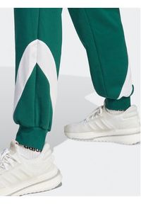 Adidas - adidas Dres Sportswear Fleece IJ6068 Zielony Regular Fit. Kolor: zielony. Materiał: dresówka, syntetyk #6