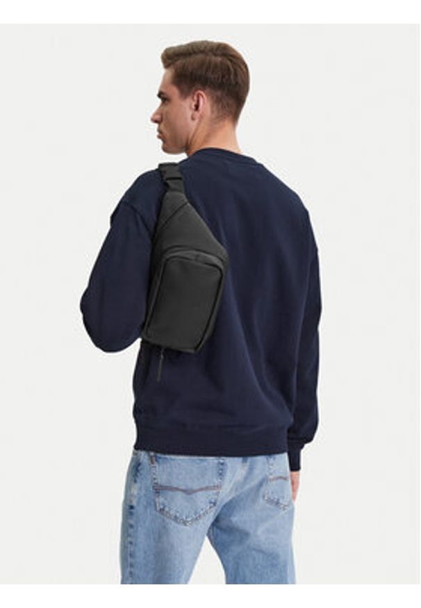 Rains Saszetka nerka 14720 Czarny. Kolor: czarny. Materiał: materiał