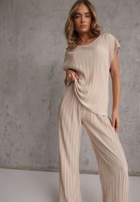 Renee - Beżowe Plisowane Spodnie High Waist z Szerokimi Nogawkami Sedalia. Stan: podwyższony. Kolor: beżowy. Materiał: satyna #1