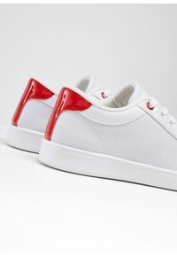 Sneakersy bonprix biało-czerwony. Kolor: biały #4