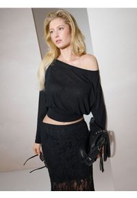 Sinsay - Luźna bluzka z domieszką wiskozy - czarny. Kolor: czarny. Materiał: wiskoza #1