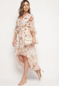 Born2be - Beżowa Bawełniana Sukienka Kopertowa o Asymetrycznym Kroju z Wiązanym Paskiem Niteira. Okazja: na co dzień, na randkę. Typ kołnierza: dekolt w kształcie V. Kolor: beżowy. Materiał: bawełna. Typ sukienki: asymetryczne, kopertowe. Styl: casual #2