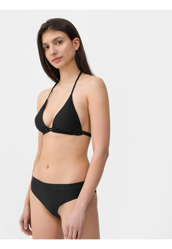 4f - Góra od bikini z materiałów z recyklingu damska. Kolor: czarny. Materiał: materiał