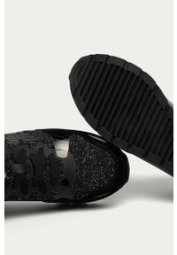 Emporio Armani - Buty. Nosek buta: okrągły. Zapięcie: sznurówki. Kolor: czarny. Materiał: materiał, syntetyk, skóra, guma, zamsz. Szerokość cholewki: normalna. Obcas: na obcasie. Wysokość obcasa: niski #2