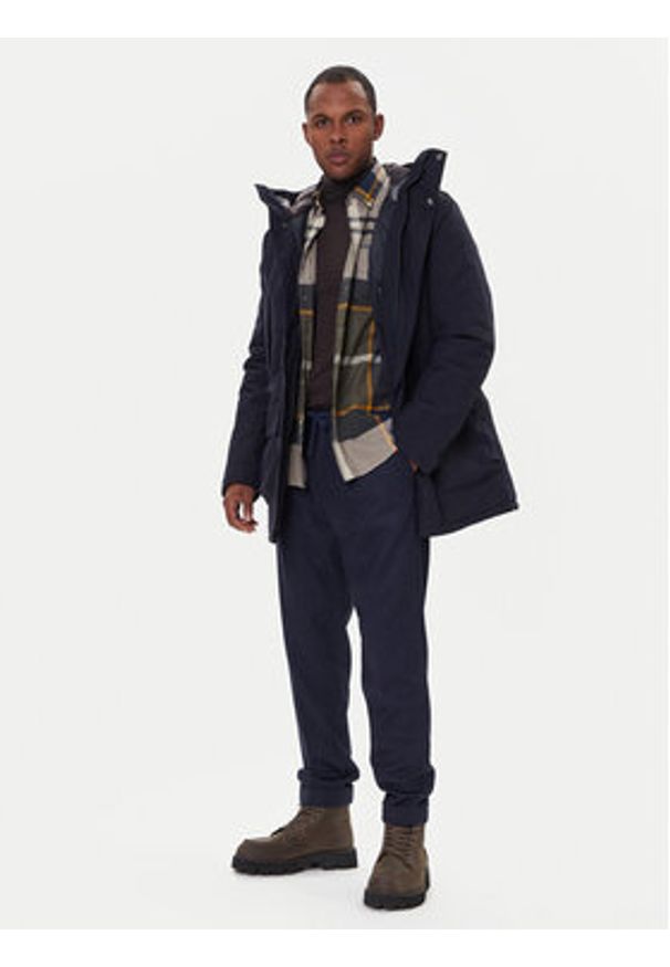Barbour Parka Winter Beaufort MWB1126NY72 Granatowy Regular Fit. Kolor: niebieski. Materiał: syntetyk, bawełna
