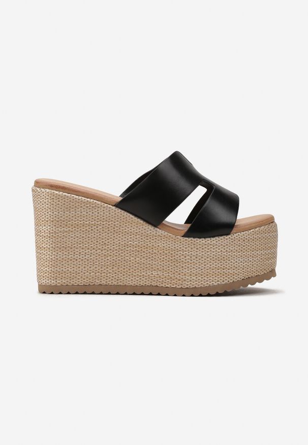 Renee - Czarne Klapki Boho na Koturnie z Platformą Ozdobionych Plecionką Vilari. Kolor: czarny. Wzór: aplikacja. Obcas: na koturnie. Styl: boho