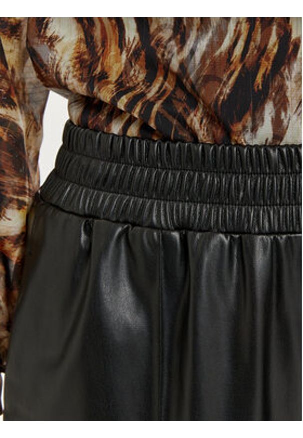 Liu Jo Spodnie skórzane WF4153 E0392 Czarny Regular Fit. Kolor: czarny. Materiał: syntetyk