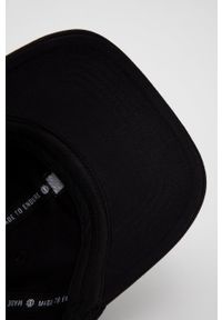 Element czapka bawełniana kolor czarny gładka. Kolor: czarny. Materiał: bawełna. Wzór: gładki