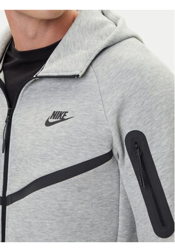 Nike Bluza Windrunner HV0949 Szary Regular Fit. Kolor: szary. Materiał: bawełna, syntetyk