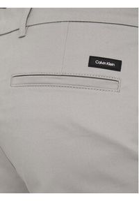 Calvin Klein Chinosy Modern Twill K10K113696 Szary Slim Fit. Kolor: szary. Materiał: bawełna #5