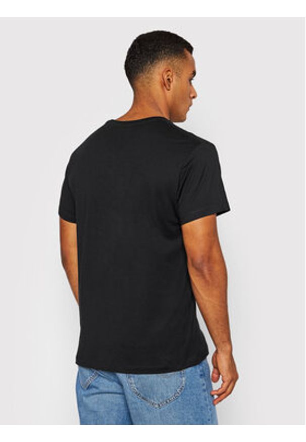 Pepe Jeans T-Shirt Eggo PM508208 Czarny Regular Fit. Kolor: czarny. Materiał: bawełna