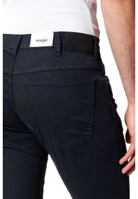 Wrangler - WRANGLER SPODNIE MĘSKIE LARSTON NAVY WASHED W18SHD49I. Materiał: materiał #5