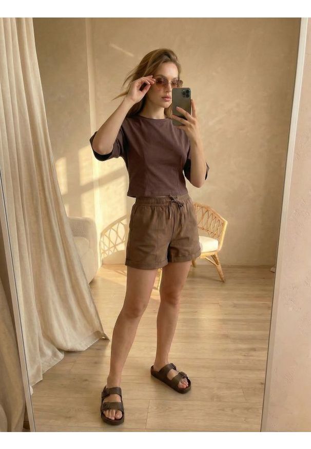 Sinsay - Bawełniana koszulka basic - brązowy. Kolor: brązowy. Materiał: bawełna