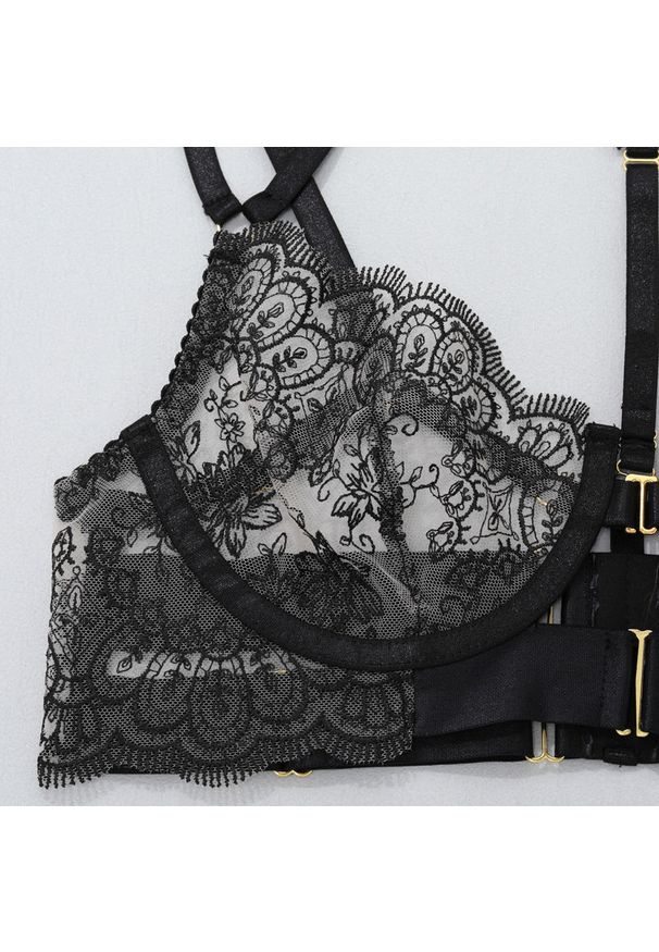 Intica - Zestaw bielizny koronkowej z regulowanymi ramiączkami Karrie. Kolor: czerwony. Materiał: koronka. Wzór: koronka