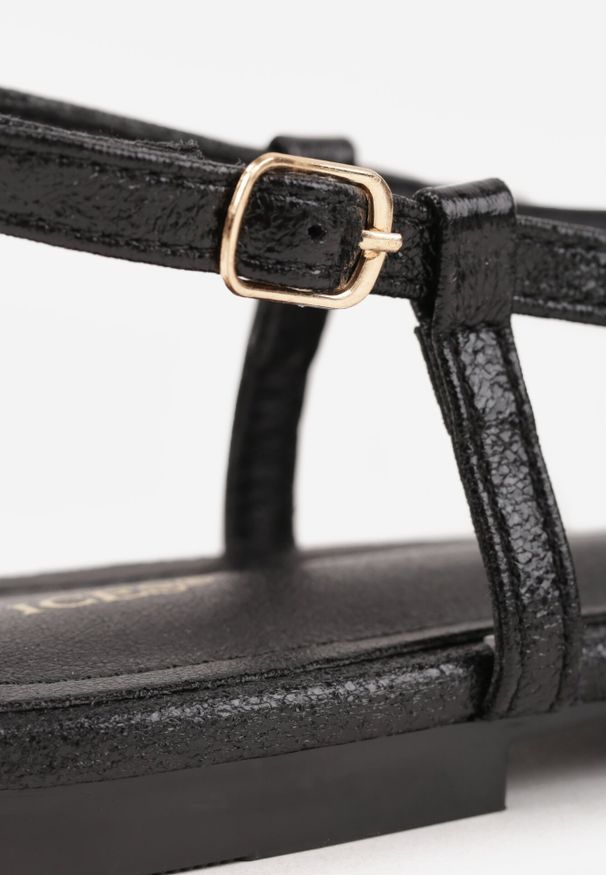 Born2be - Czarne Płaskie Sandały VICES z Cienkimi Paseczkami i Otwartym Noskiem Iphadora. Nosek buta: otwarty. Zapięcie: sprzączka. Kolor: czarny. Materiał: skóra. Sezon: lato. Obcas: na obcasie. Styl: klasyczny. Wysokość obcasa: niski