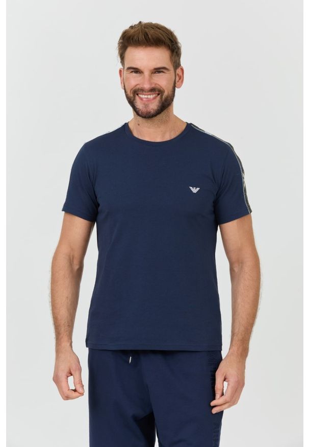 Emporio Armani - EMPORIO ARMANI Granatowy męski t-shirt bande logo, Rozmiar L. Kolor: niebieski